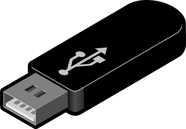 klasický černý USB disk